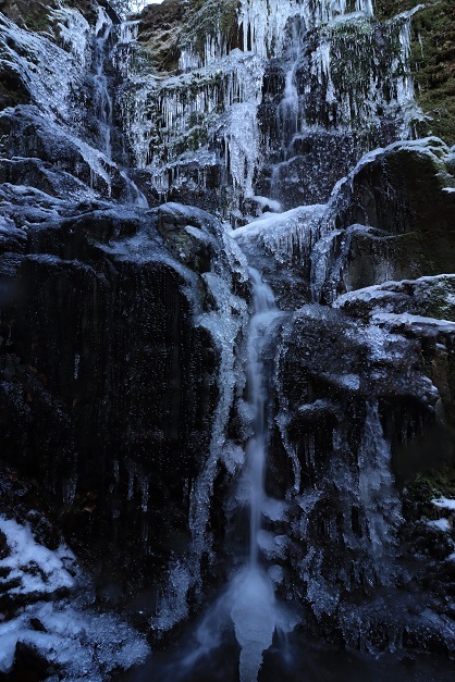 IMG_7710凍る滝１