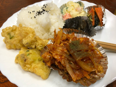ポークチャップと白身魚のネギ天ぷら