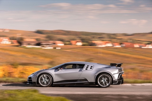 Bugatti Centodieci5 2022-11-10