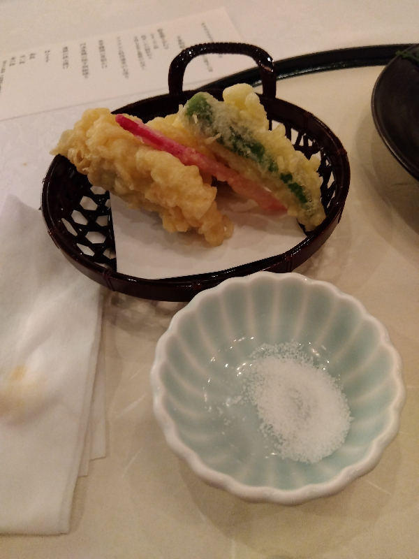 天ぷら　塩で食えと言うが