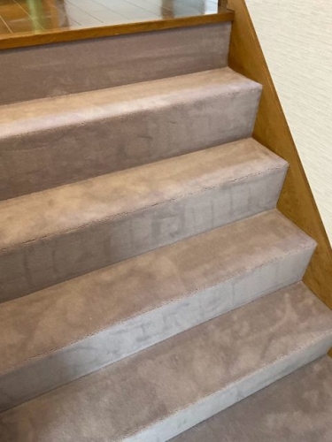 階段カーペット貼り替え
