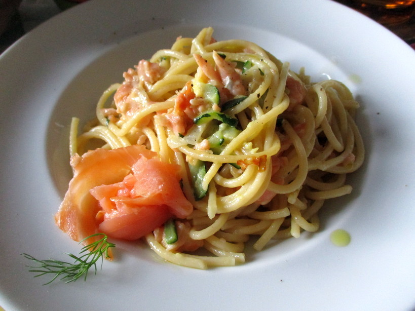 spaghetti_alla_gorgonzola_salmone_zucchini2_221228