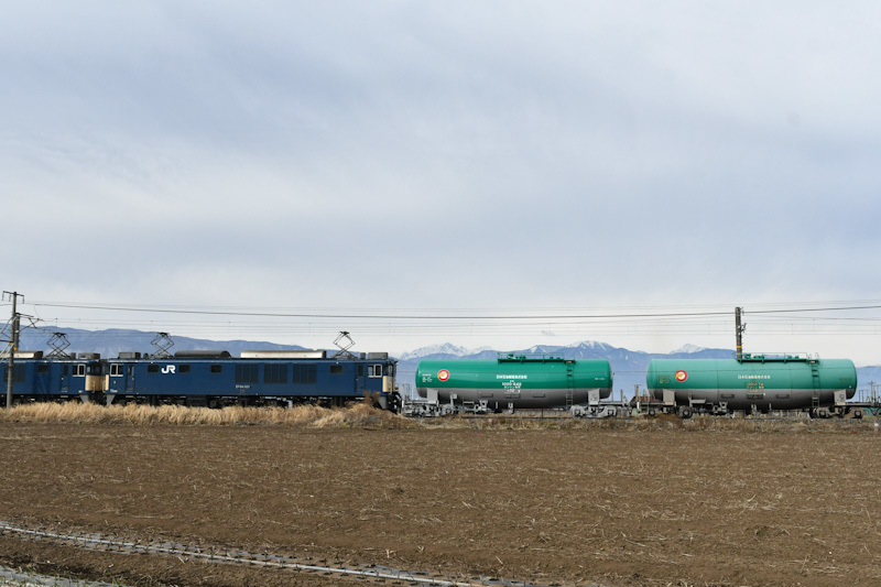 2023年1月22日撮影　西線貨物8084ﾚ　緑タキと北アルプス