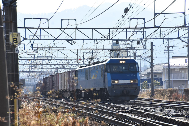 2022年11月19日撮影　東線貨物2083ﾚ　塩尻駅3番線通過　EH200-4号機