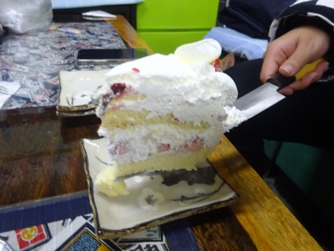 「58歳の誕生日に、必勝！バースディーケーキをプレゼントしてくれました。」 (8)
