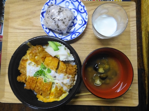 「勝丼＆お赤飯」①1